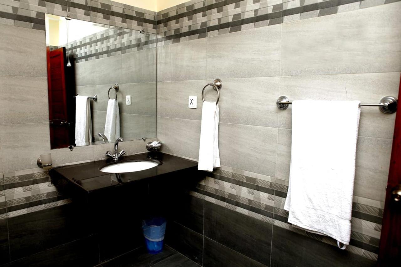 Hotel Noor Plaza Lahaur Zewnętrze zdjęcie